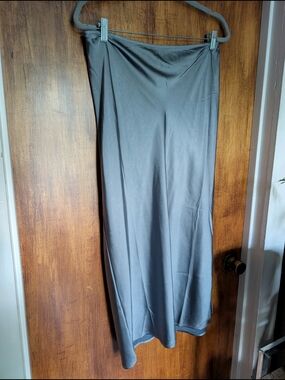 Old Navy Gray / Silver Maxi Skirt - Smooth Draped Silhouette